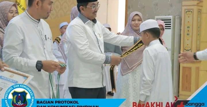 Bupati Hadiri Wisuda Tahfidz Qur’an ke V Yayasan Al Hikmah Kuala Tungkal Tahun 2023