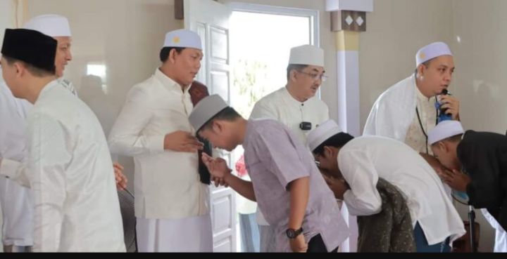 Bupati dan Wabup Sholat Idul Fitri di Masjid Syeikh Utsman Kualatungkal